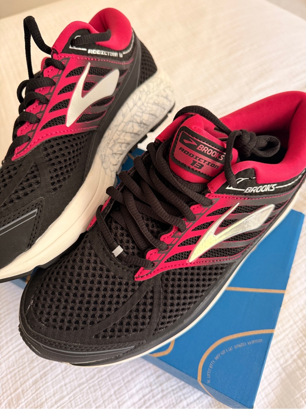Brooks Women's Black/Pink Running Shoes - Addiction 13.  Sz 9D. 9 wide. NIB NEW